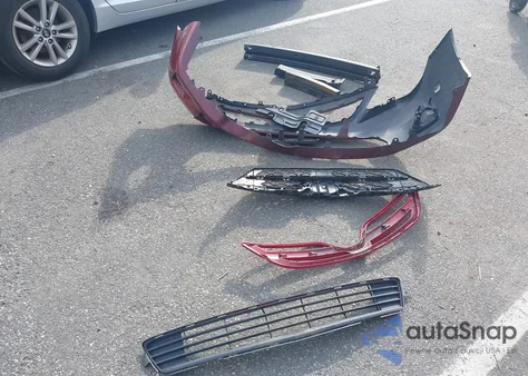 2013 Toyota Corolla L z USA, uszkodzony, nr VIN 2T1BU4EE9DC105124